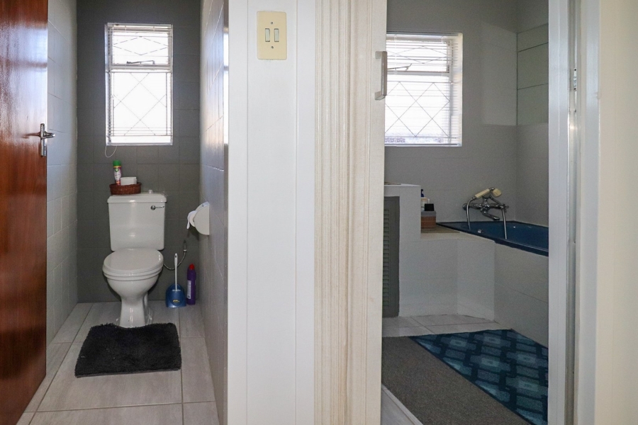 4 Bedroom Property for Sale in Flamwood North West